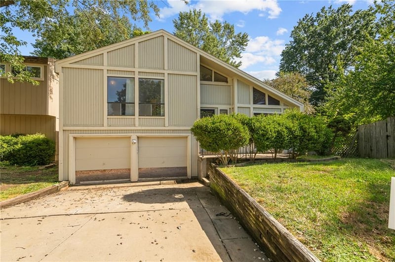 11921 W 66th Ter, Shawnee, KS 66216