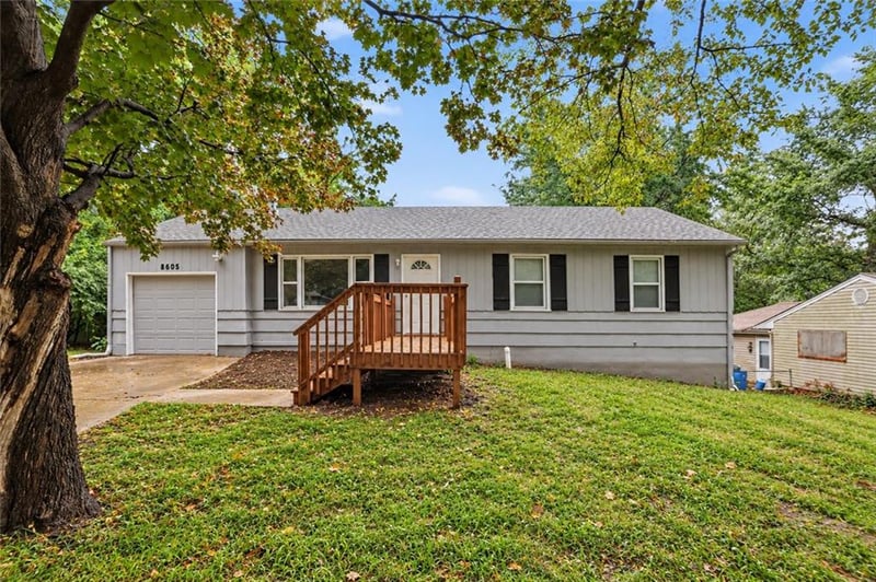 8605 Spring Valley Rd, Raytown, MO 64138