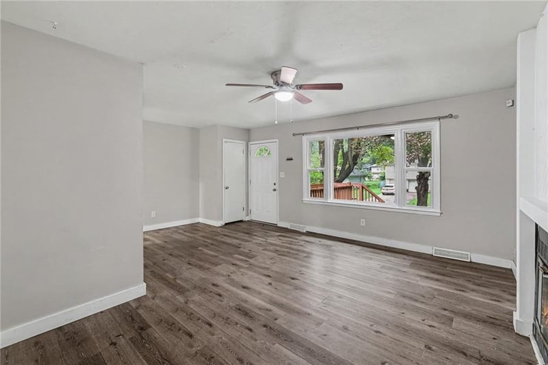 8605 Spring Valley Rd, Raytown, MO 64138
