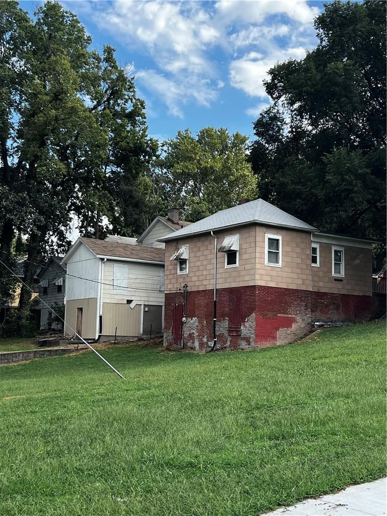 212 S 15th St, St Joseph, MO 64501