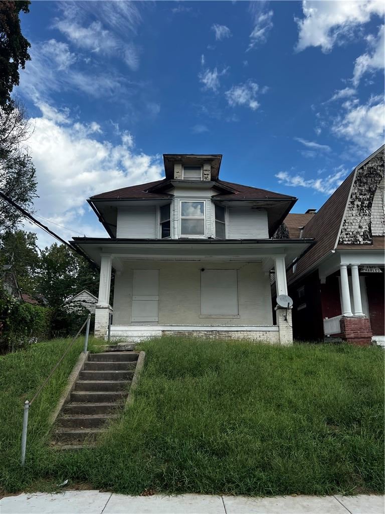 1513 Charles St, St Joseph, MO 64501