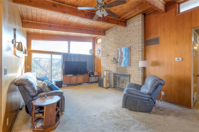 9 Crestview Dr, Paola, KS 66071