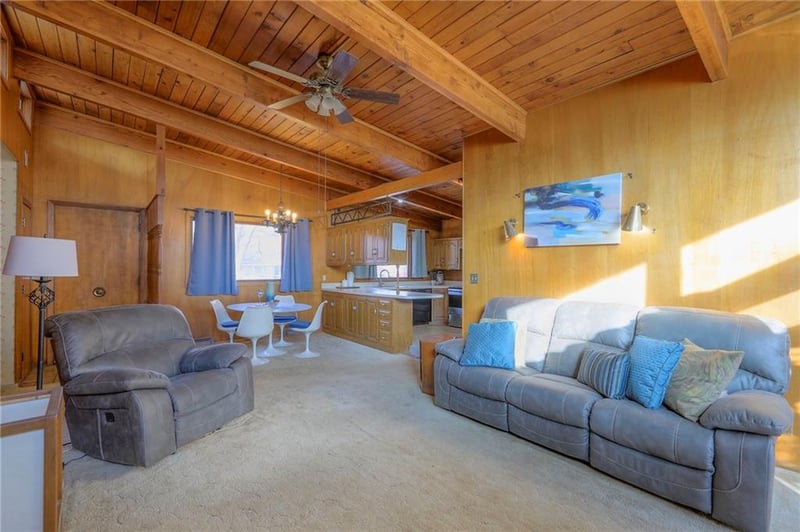 9 Crestview Dr, Paola, KS 66071