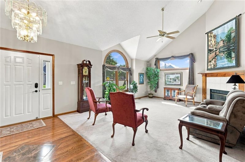 6726 N Charleston Dr, Kansas City, MO 64119