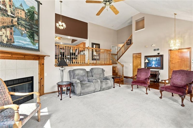 6726 N Charleston Dr, Kansas City, MO 64119