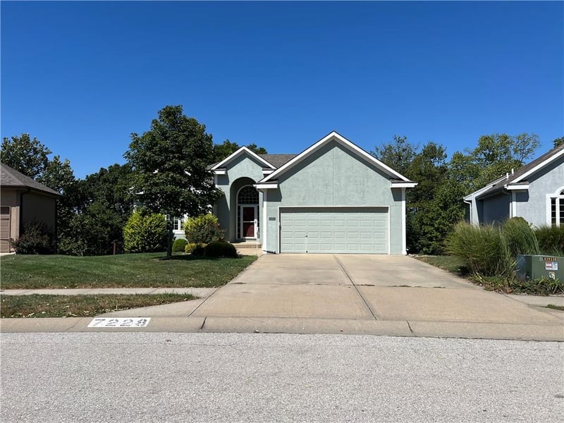 7228 N Spruce Ave, Kansas City, MO 64119