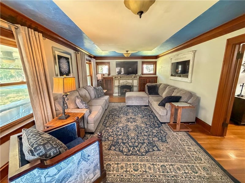 6111 Woodson Rd, Raytown, MO 64133