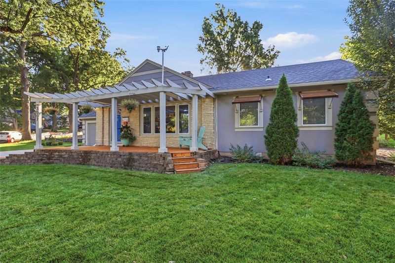 3007 W 73rd Ter, Prairie Village, KS 66208