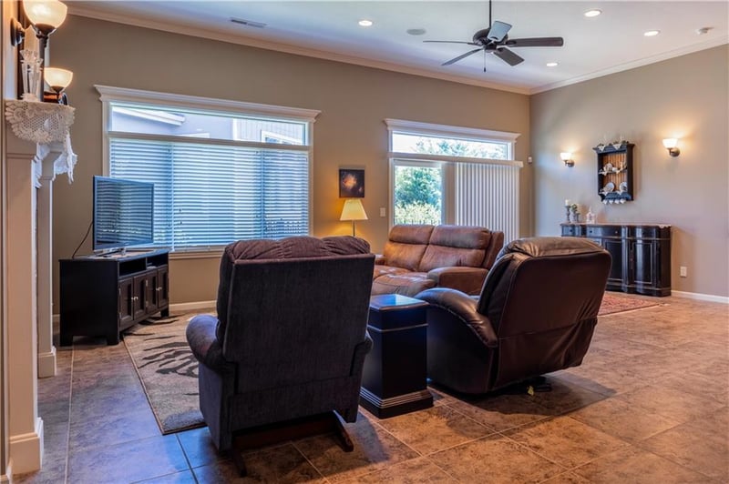 716 Coving Ct, Lawrence, KS 66049