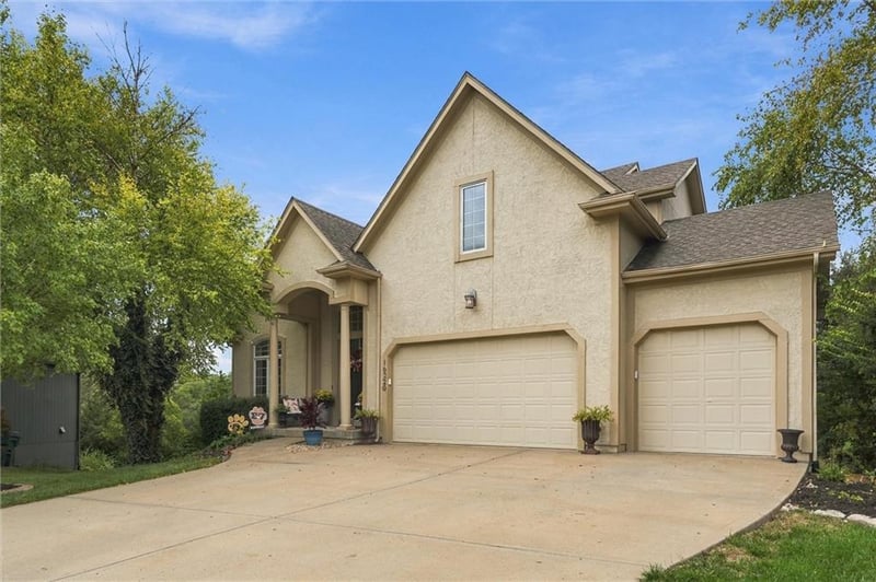 16220 Birch St, Overland Park, KS 66085