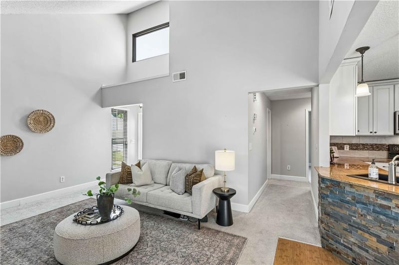 734 E 121st Ter, Kansas City, MO 64146