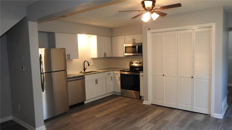 217 Cedar Ct, Blue Springs, MO 64015