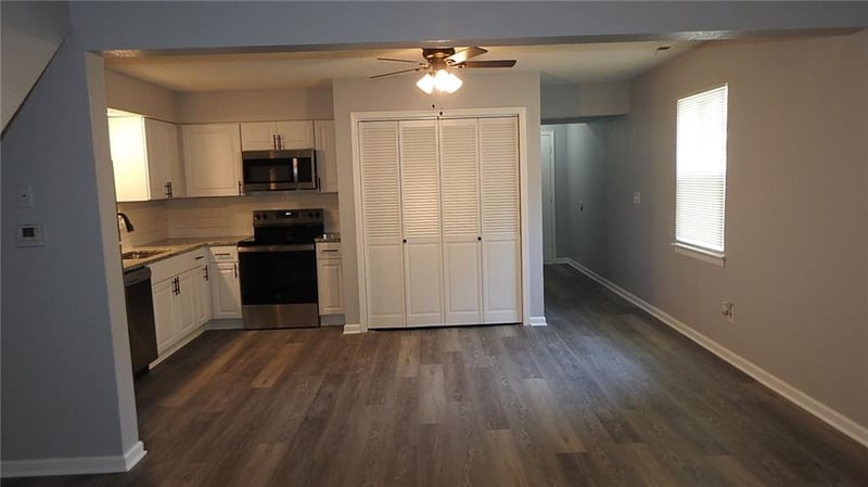 217 Cedar Ct, Blue Springs, MO 64015