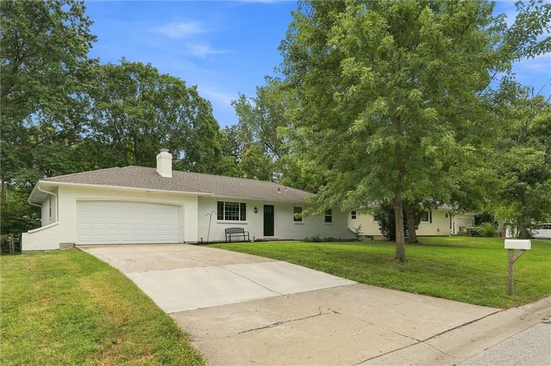 5913 Noland Rd, Shawnee, KS 66216