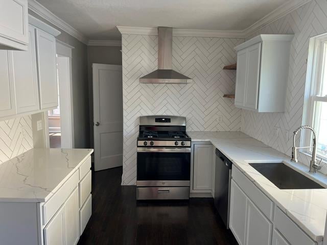 3923 College Ave, Kansas City, MO 64130