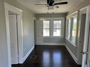 3923 College Ave, Kansas City, MO 64130