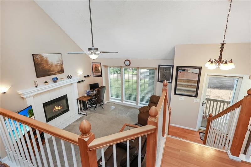 1900 Arapaho Ct, Greenwood, MO 64034