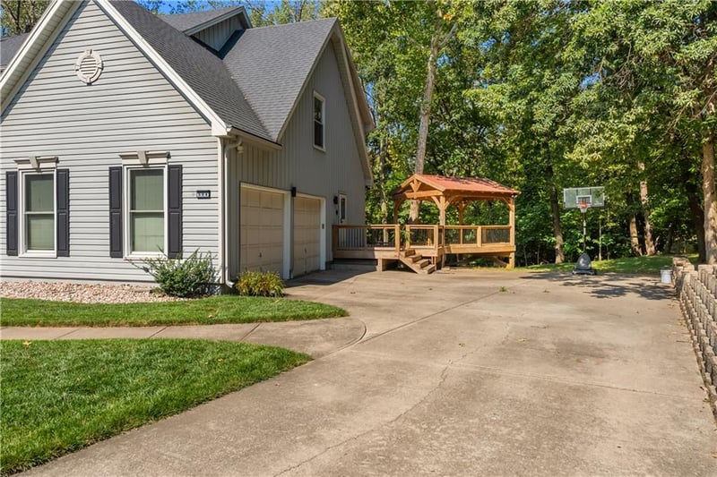 504 NW 47th St, Kansas City, MO 64116