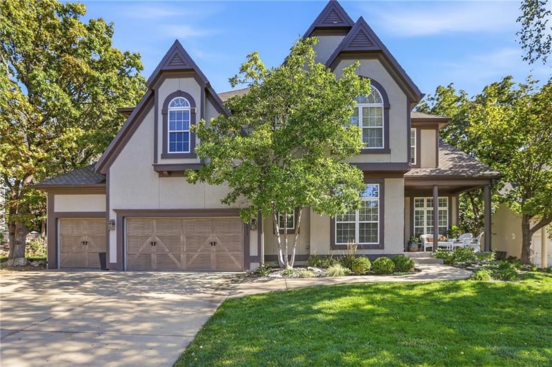 26413 W 111th Ter, Olathe, KS 66061