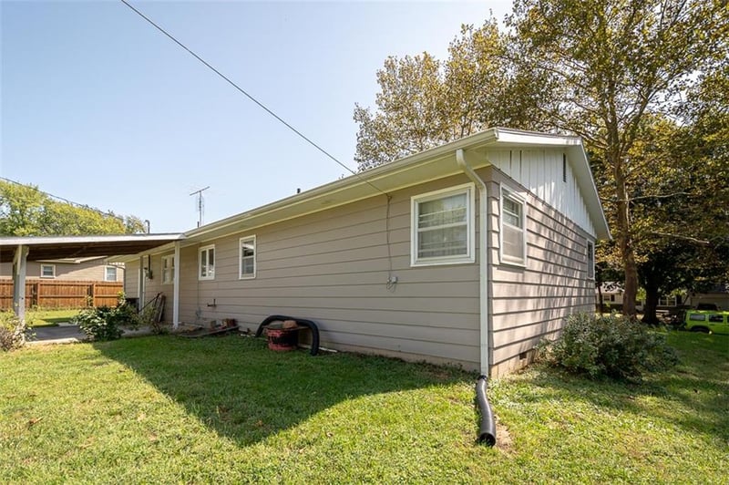 602 Warren St, Oskaloosa, KS 66066