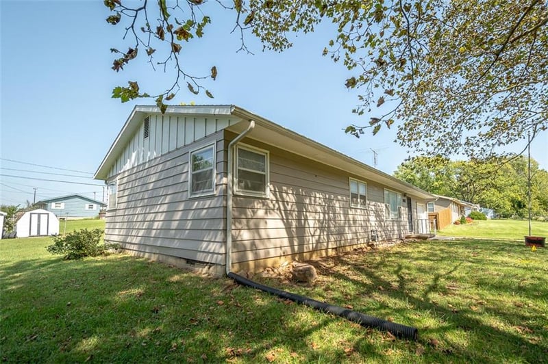 602 Warren St, Oskaloosa, KS 66066
