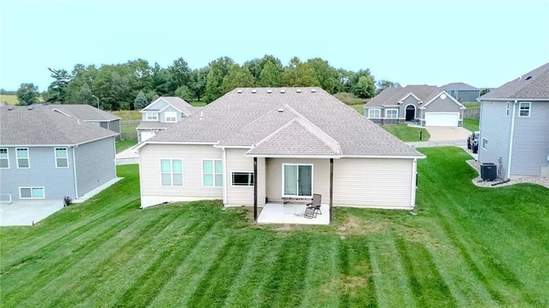 13944 Indian Ridge Rd, St Joseph, MO 64505