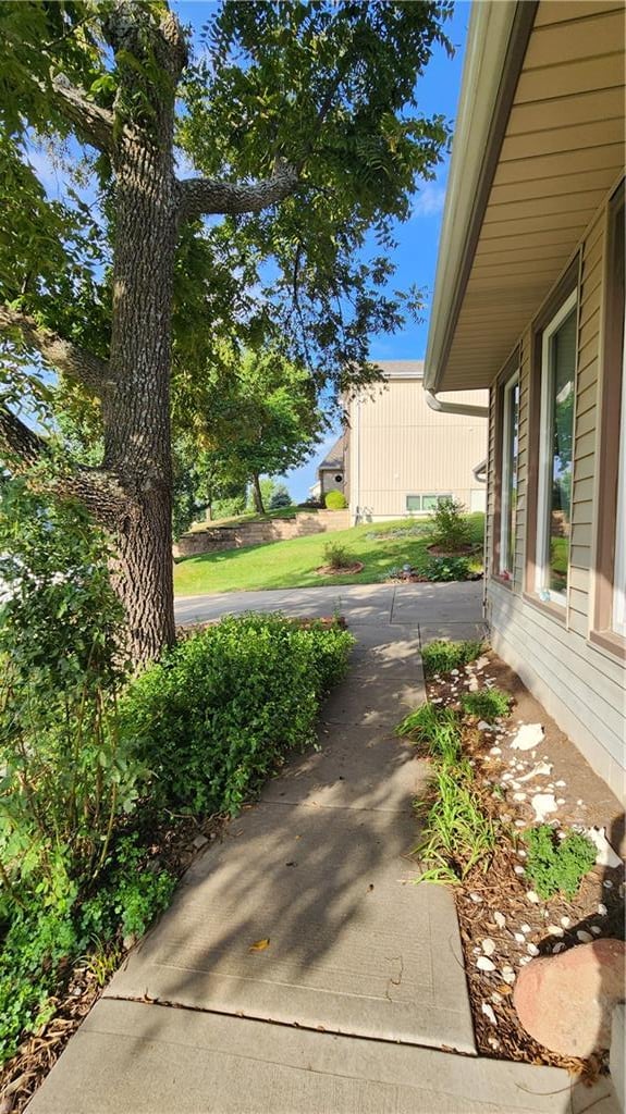 17604 W 67th Ter, Shawnee, KS 66217