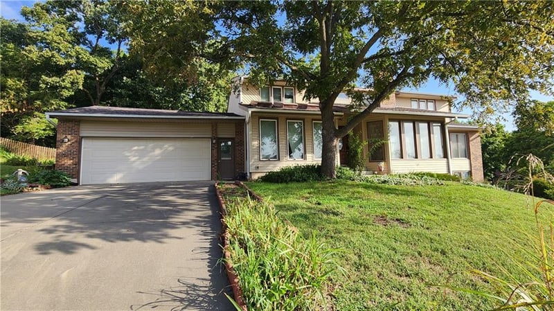 17604 W 67th Ter, Shawnee, KS 66217