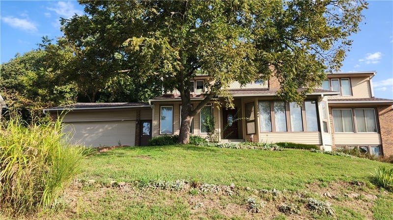 17604 W 67th Ter, Shawnee, KS 66217