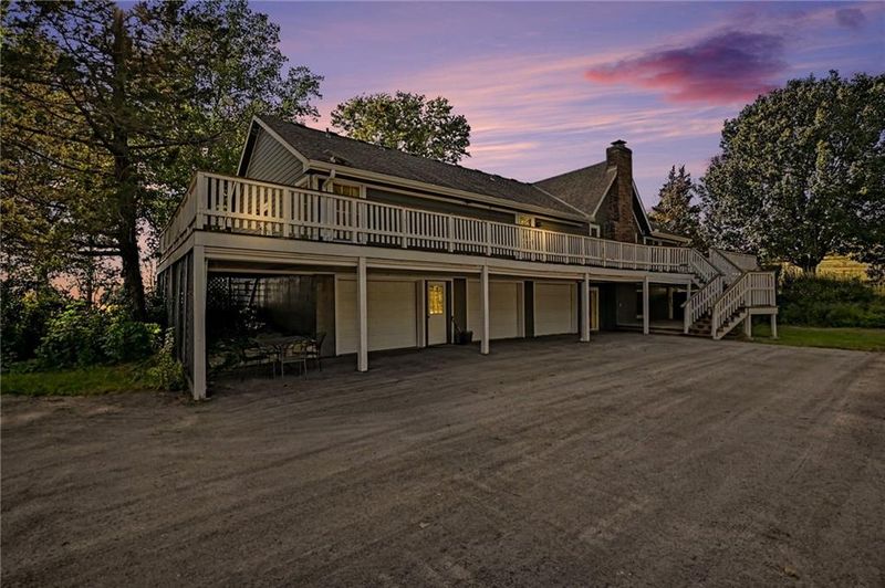 2806 E 215th St, Belton, MO 64012