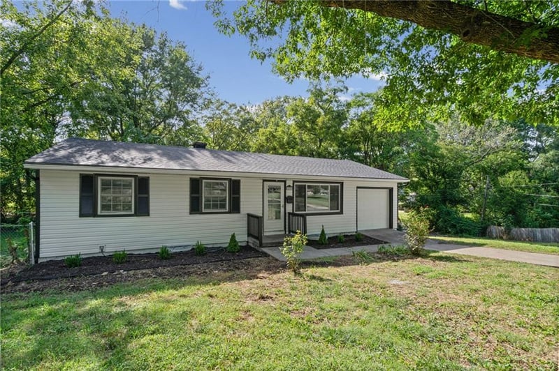 5400 Hunter St, Raytown, MO 64133