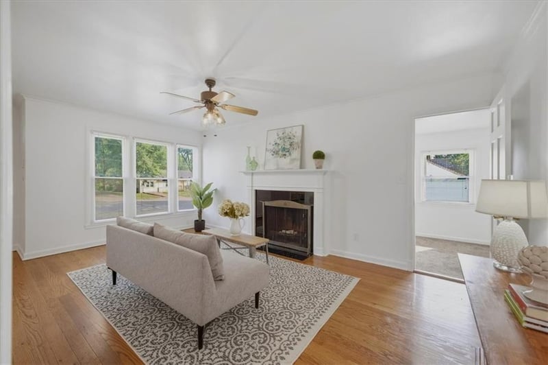 27 E 85th St, Kansas City, MO 64114