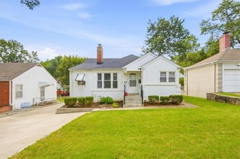 27 E 85th St, Kansas City, MO 64114