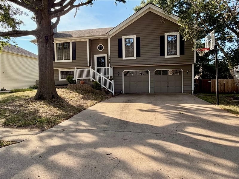 15413 W 152nd St, Olathe, KS 66062