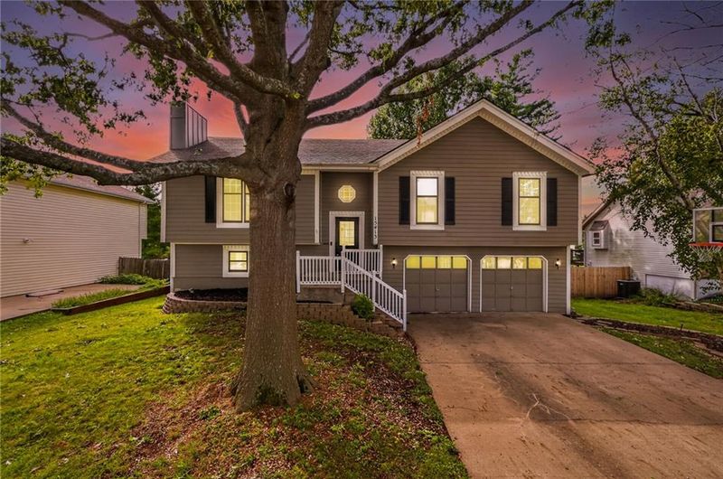15413 W 152nd St, Olathe, KS 66062