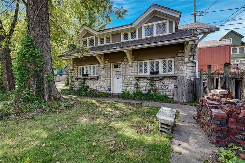 140 Van Brunt Blvd, Kansas City, MO 64123