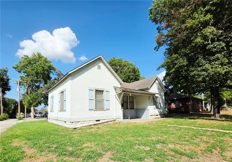 305 E Jackson St, Pittsburg, KS 66762