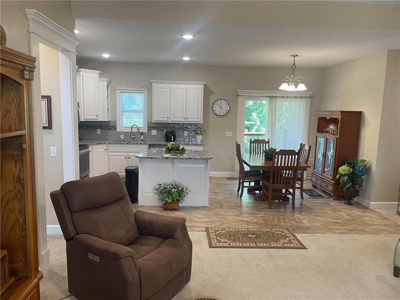 5205 University Ave, St Joseph, MO 64503