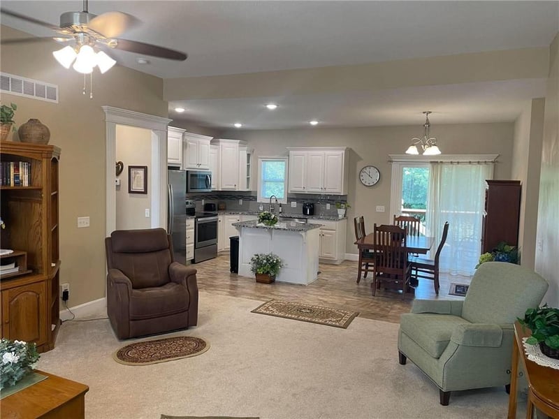5205 University Ave, St Joseph, MO 64503