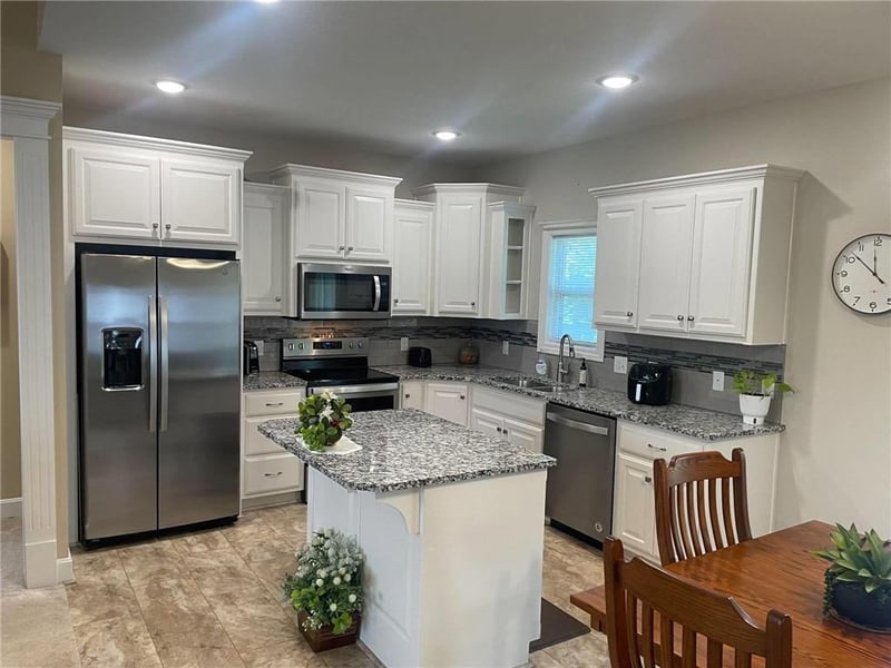 5205 University Ave, St Joseph, MO 64503