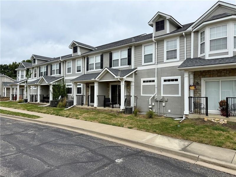 1002 N Findley St, Olathe, KS 66061