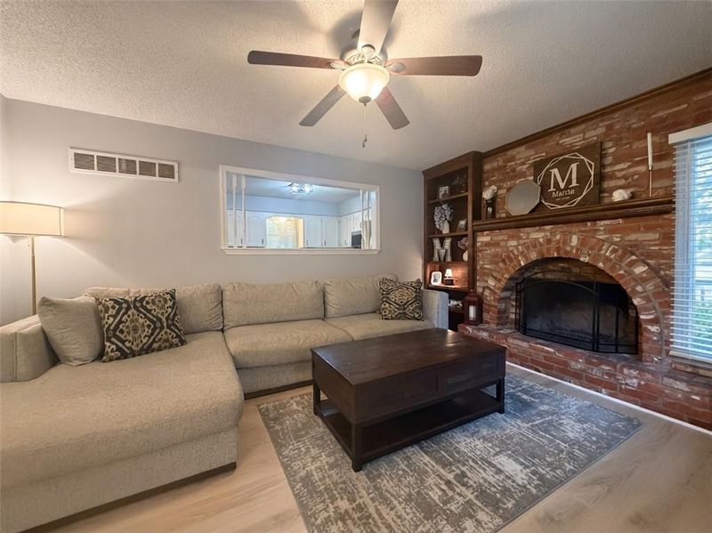 2909 SE 1st St, Blue Springs, MO 64014