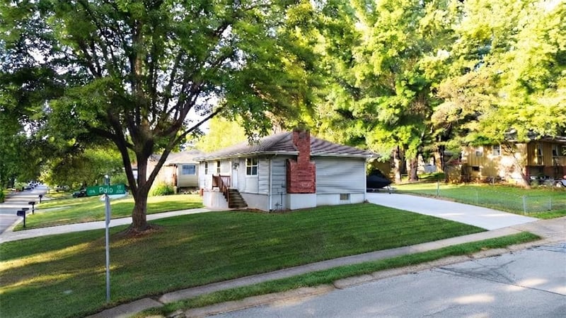 2909 SE 1st St, Blue Springs, MO 64014