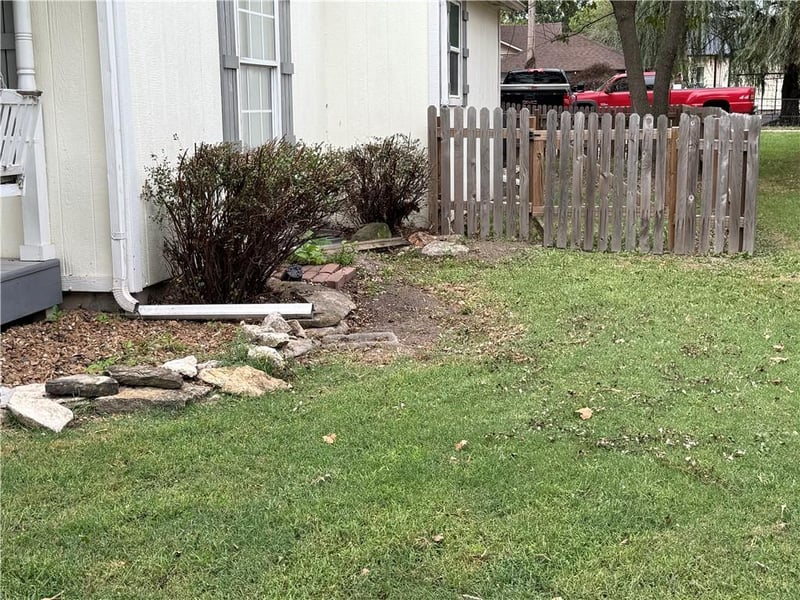 224 E 3rd St, Adrian, MO 64720