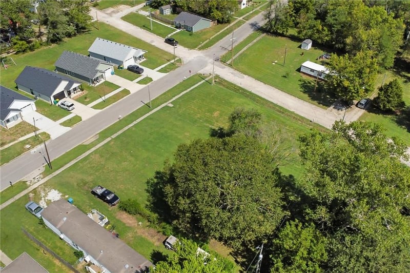 905 Chestnut St, Osawatomie, KS 66064