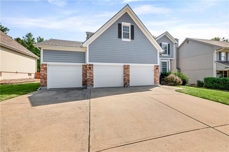 9407 N Tracy Ave, Kansas City, MO 64155