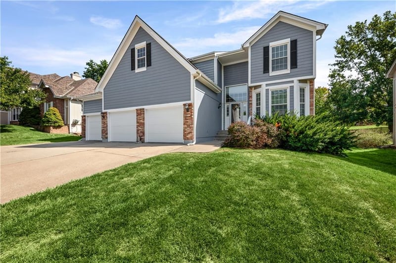 9407 N Tracy Ave, Kansas City, MO 64155