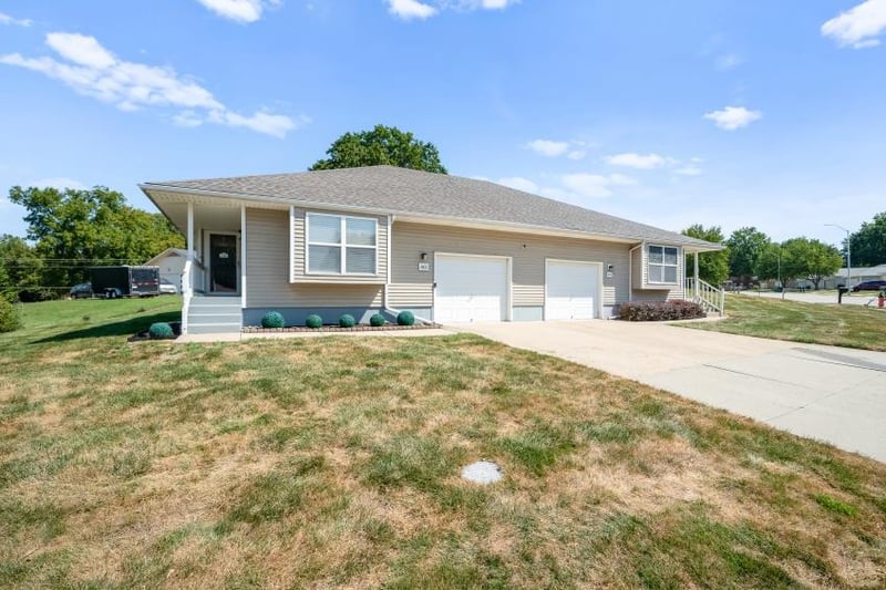11800 E 47th Ter S, Kansas City, MO 64133