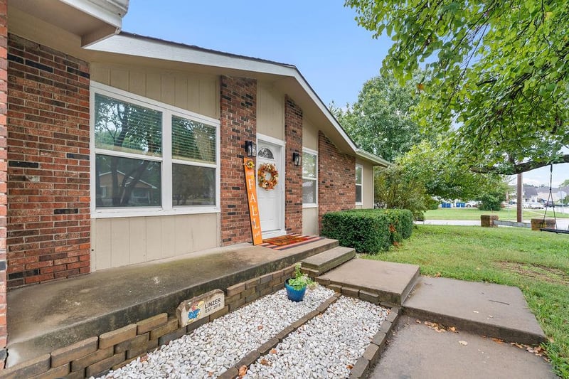 1336 Tall Grass Dr, Eudora, KS 66025