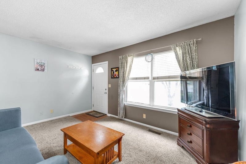 1336 Tall Grass Dr, Eudora, KS 66025